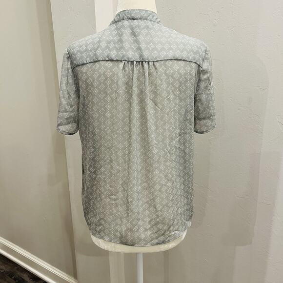 Banana Republic Women’s Grey Blouse Size XS, Geometric Pattern (A0128) - Picture 4 of 7